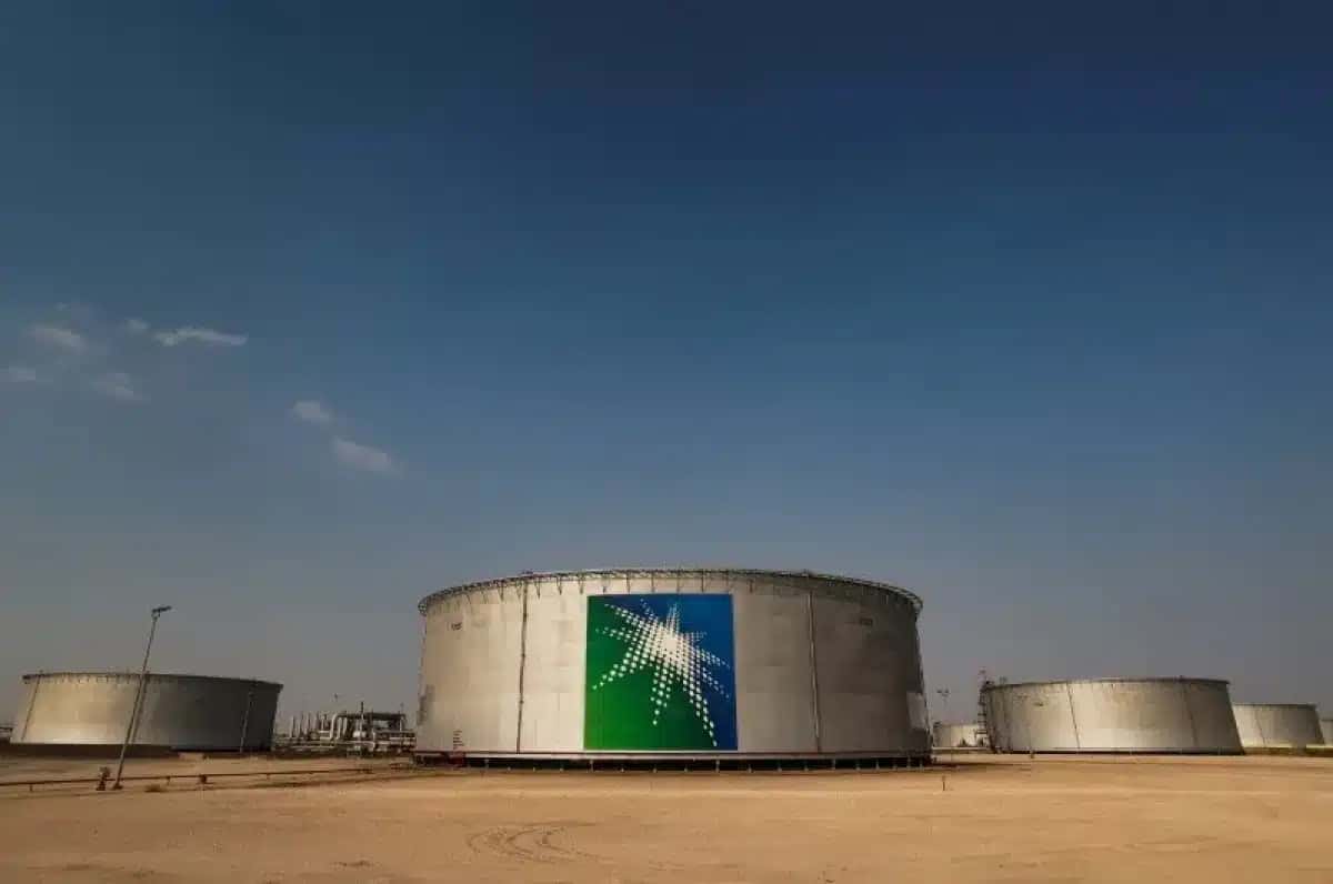 Tanques de petróleo em instalação da Saudi Aramco em Abqaiq 12/10/2019 REUTERS/Maxim Shemetov