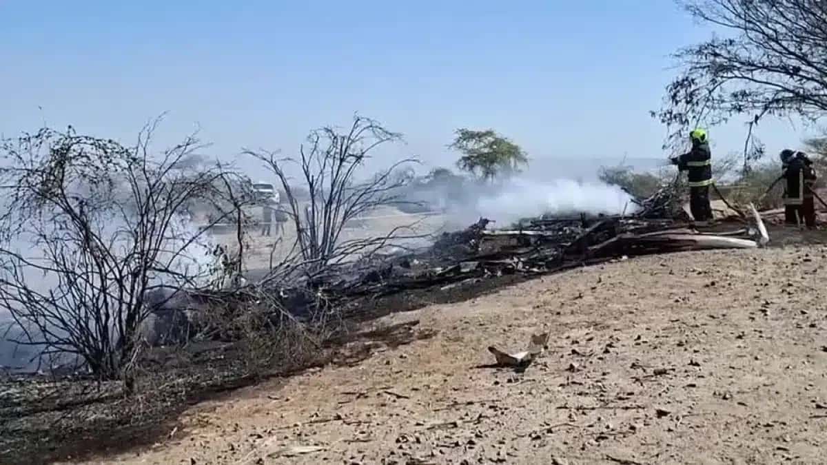 Avião levava 11 passageiros e dois pilotos