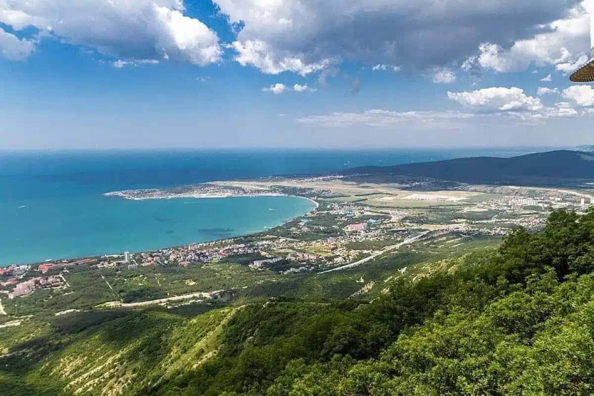 Cidade turística de Gelendzhik na Rússia, alvo de ataque da Ucrânia, segundo Moscou