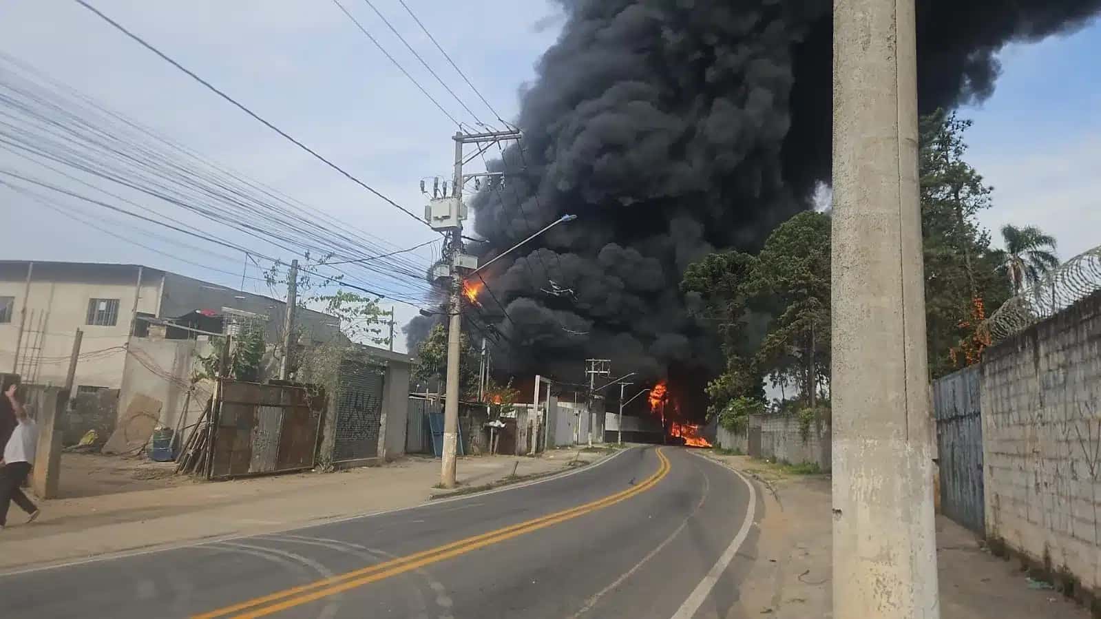 incêndio itaquaquecetuba