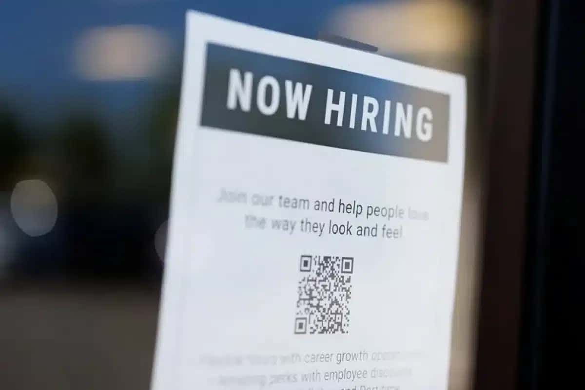 Anúncio de vagas de emprego em Encinitas, EUA