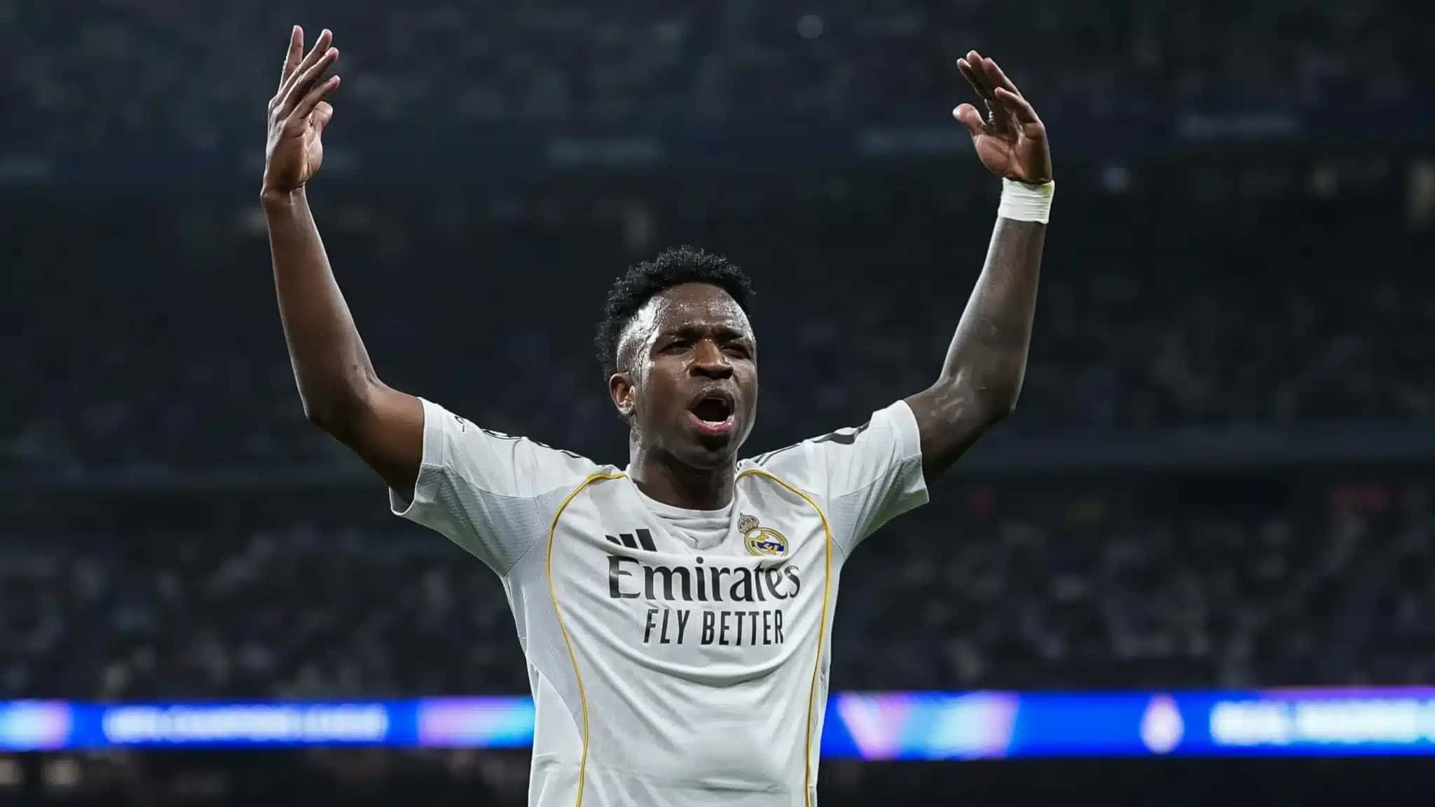 Vinícius Júnior assinou renovação com o Real Madrid