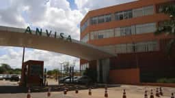Anvisa suspende comercialização de produtos de duas farmácias de manipulação por irregularidades