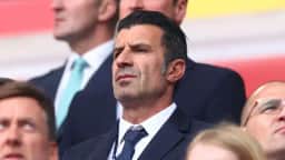 Luis Figo pede renúncia de Gianni Infantino da presidência da Fifa após críticas severas