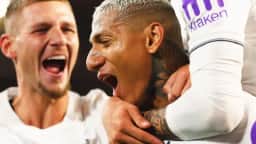 Estêvão marca, mas Richarlison brilha nos acréscimos e garante vitória do Tottenham sobre o Chelsea