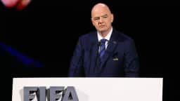 Fifa admite erros na venda de ações e pede desculpas a associações membro após críticas globais