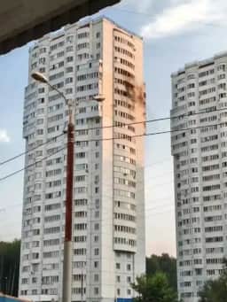 Ataque russo com mísseis balísticos atinge Kiev e provoca incêndios em prédios residenciais
