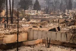 Incêndios em Spokane consomem 700 imóveis e forçam evacuação de 64 mil pessoas