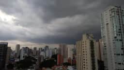 São Paulo ativa Gabinete de Crise para monitorar ventos de até 100 kmh e chuvas fortes