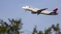 Latam fecha 2º tri de 2026 com lucro de US 125 milhões, apesar da alta no QAV