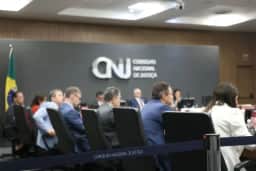 CNJ aplica pena de 60 dias a desembargadores da Lava Jato por irregularidades em processos judiciais